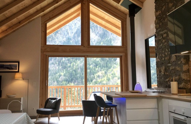 VENOSC-2 ALPES-SAUNA Appart. 165m2 new 3 * at the foot of the 2 Alpes 8 -14 pers
