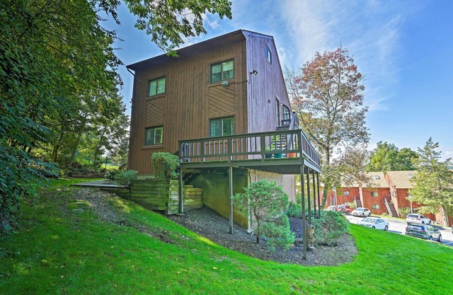 Vernon Condo w/Deck, Near Appalachian Trail!