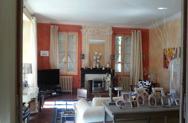 Very beautiful mansion in the heart of a pretty Tarn village