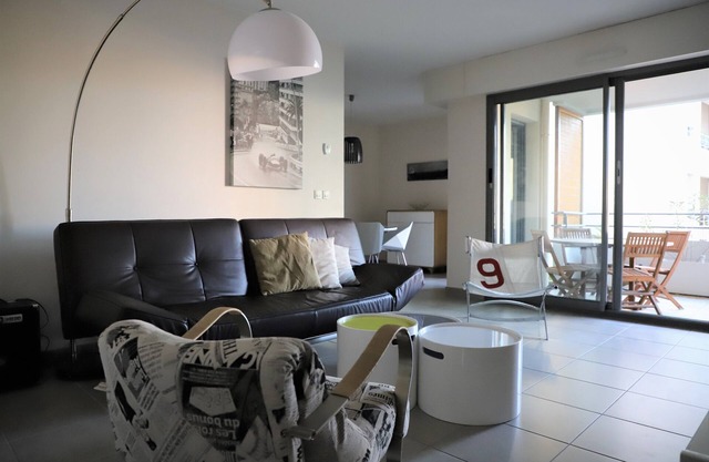 Very beautiful new flat, quiet, close to the harbour and near "calanques"