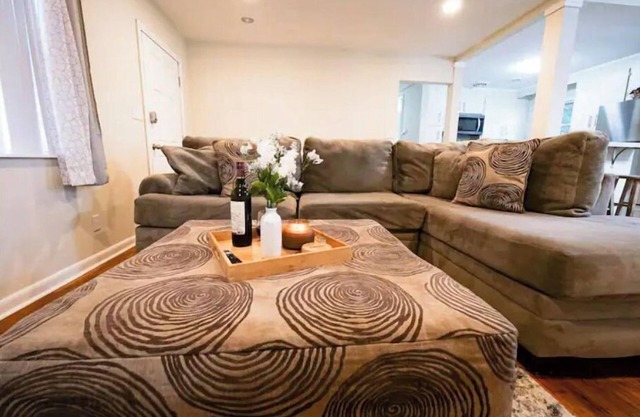 Very Clean, Spacious, & Quiet Home Near Beaches