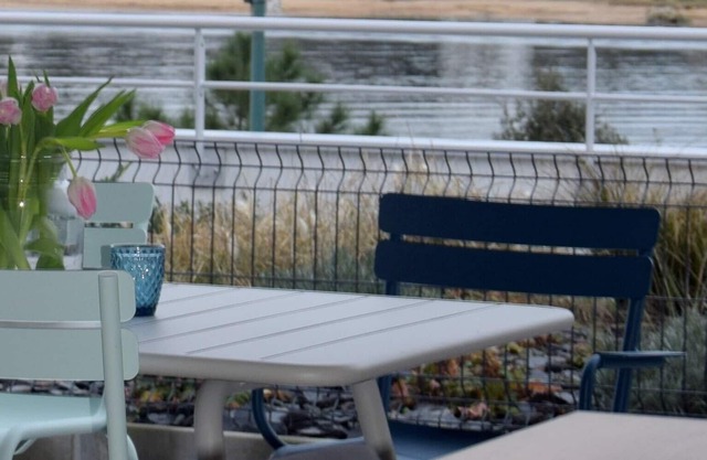 Very nice luxury apartment with full sea view, bakery and shops on foot