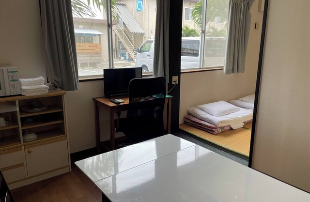 Very popular hotel for sightseeing in Okinawa Arena Free parking with breakfastFamily room/Nakagami-gun Okinawa
