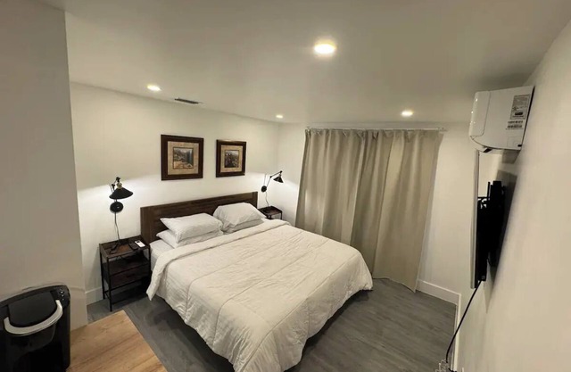 Very private & comfortable suite
