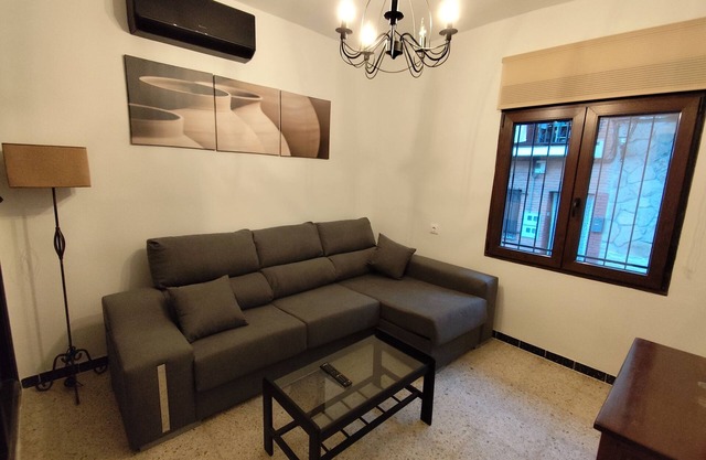 Very quiet and centrally located apartment with air conditioning and wifi