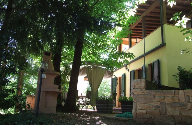 Very well furnished apartment with terrace, very quiet. F.