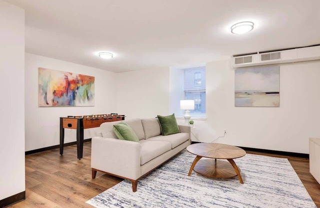 Vibrant 1BR on Whiskey Row with Foosball Table