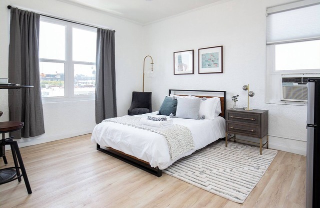 Vibrant Studio Retreat Near DTLA Attractions!