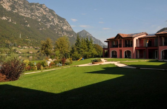 Vico Large - One Bedroom Resort, Sleeps 4