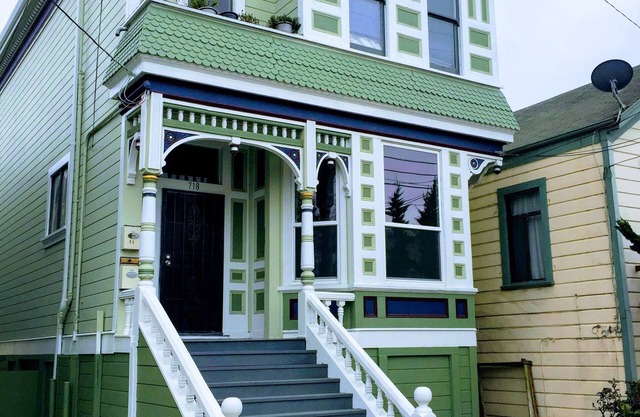 Victorian 1 Mile to Jack London Square, 1 BART stop to SF