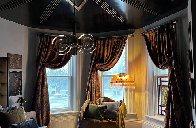 Victorian Country Mansion with Pool Speakeasy and Gym. Sleeps 14. Pet Friendly.