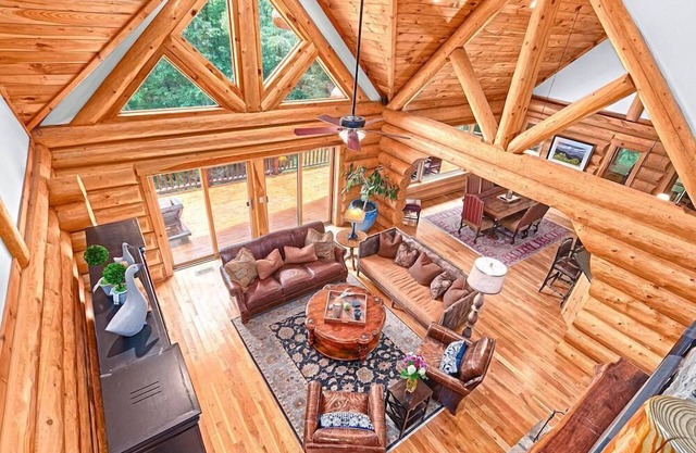 View! Stunning 2 Kng, 2 Qn, 3 Bth/2 Hlf, 2 Gas Fireplaces, Fire Pit, Gas Grill
