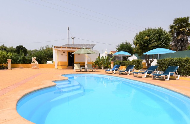 Vila Silvestre, com Piscina e Jardim, Tranquilidade no Algarve!