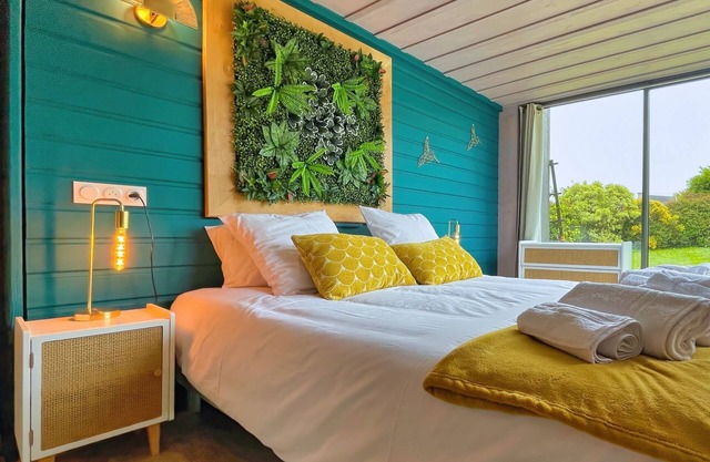 Villa with indoor pool & private SPA, 400m from the beach