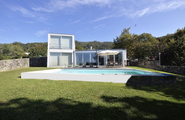 Villa 299 Modern Holiday Villa near Moledo Beach