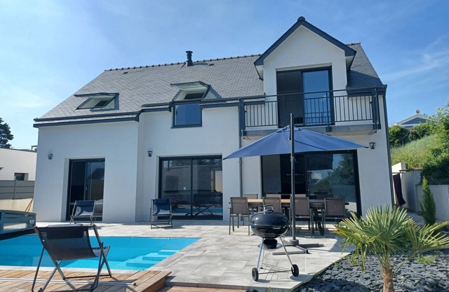 Villa 4 Chambres, 10 Couchages, Piscine Chauffée Plage à 4 Minutes de Marche