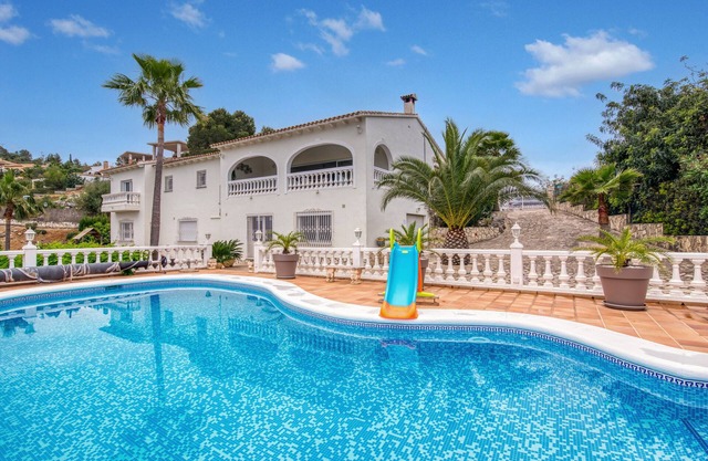 Villa "6 pers villa golf resort La Sella" with pool & Wi-Fi