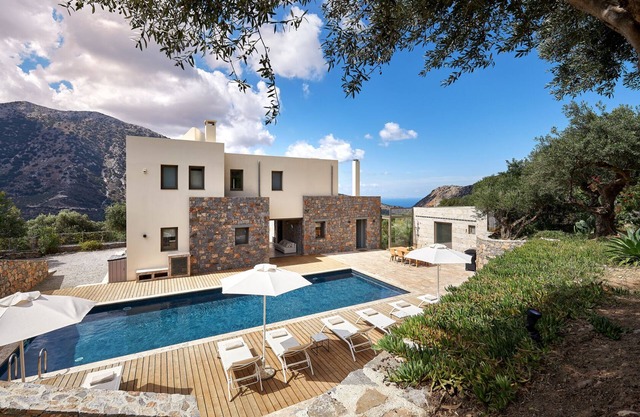 Villa Adagio | 5 Bedroom Villa with Eco Friendly Heated Pool