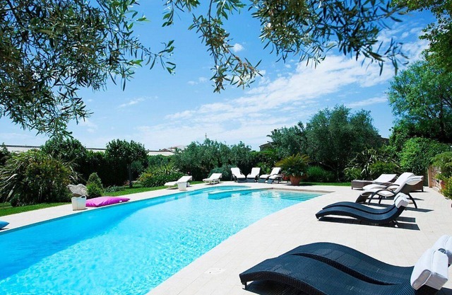 Villa Ametista: A characteristic and welcoming three-story villa in a quiet position, surrounded by the Sicilian countryside, with Free WI-FI.