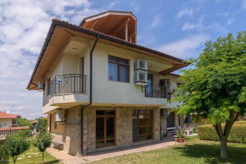 Villa and remote office "Penkov"