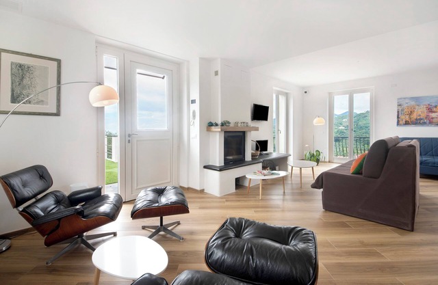 Villa 'Angelina' with Sea View, Wi-Fi and Air Conditioning