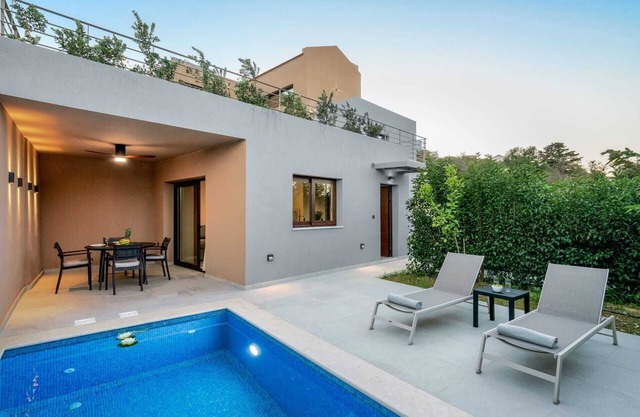 Villa Anthos | Luxury 1-Bedroom Villa with Heated* Pool!