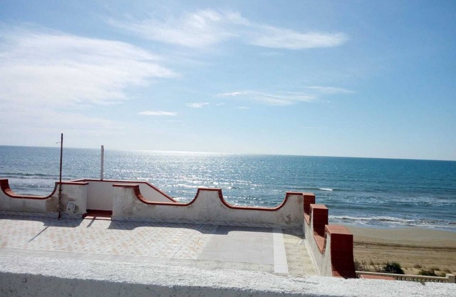 Villa Antony seafront 12 Beds