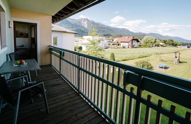 Villa: App. 2, 3, 4 - Ferienwohnungen & Bungalows am Faaker See Kargl