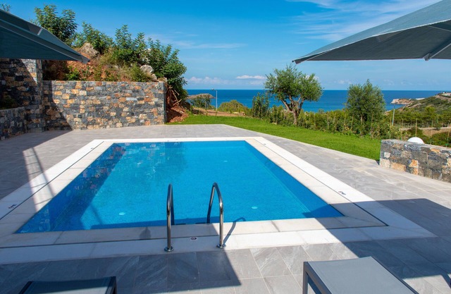 Villa Aqua, New Luxury Villa with Seaview & Private Pool