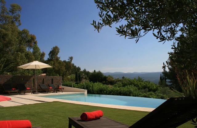 Villa architect Le Castellet near circuit, sea and bandol, in the peace