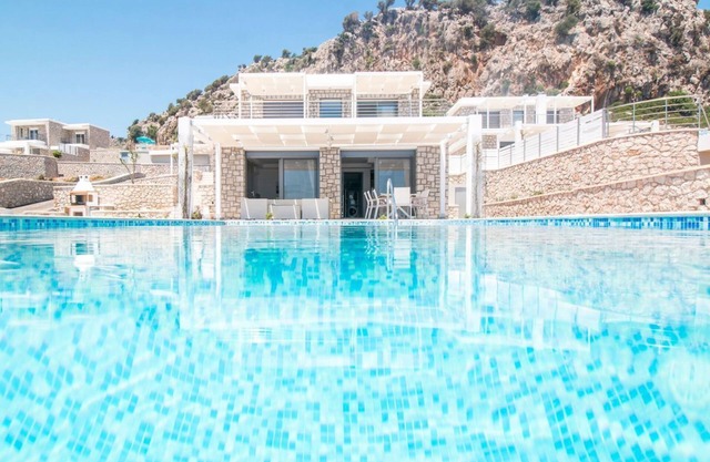 Villa Atavyria - Four Bedroom Villa, Sleeps 8