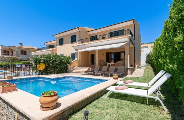 Villa Aucanda for 8 people in a quiet area
