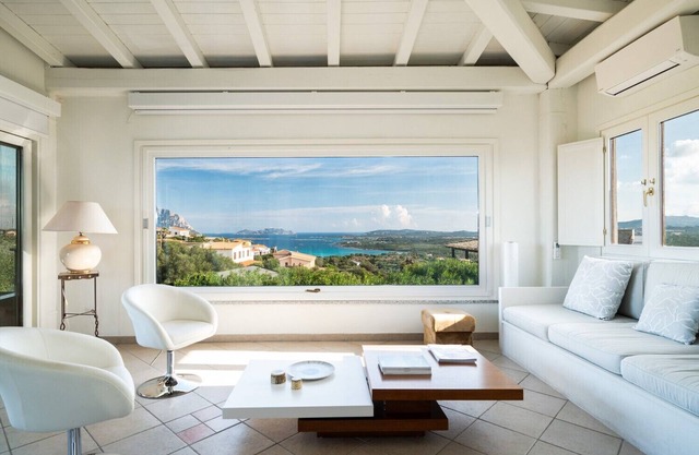 Villa Aurazure - jacuzzi with seaview