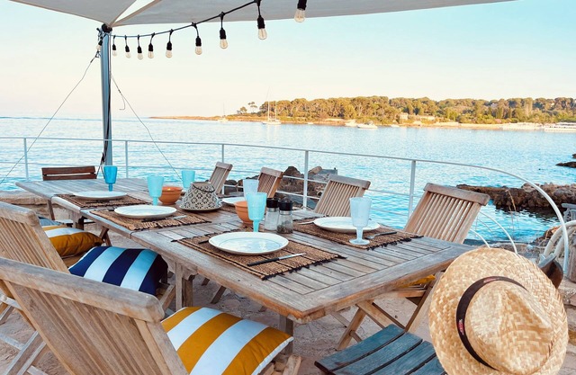 Villa Avec Bord de mer Privé sur le cap Dantibes