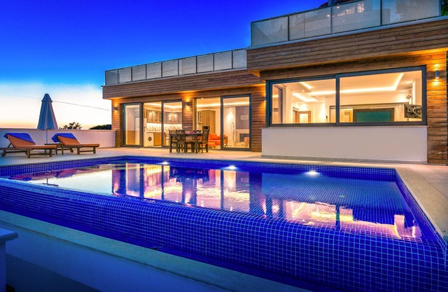 Villa Bella Four Isolated Heated Pool Honeymoon