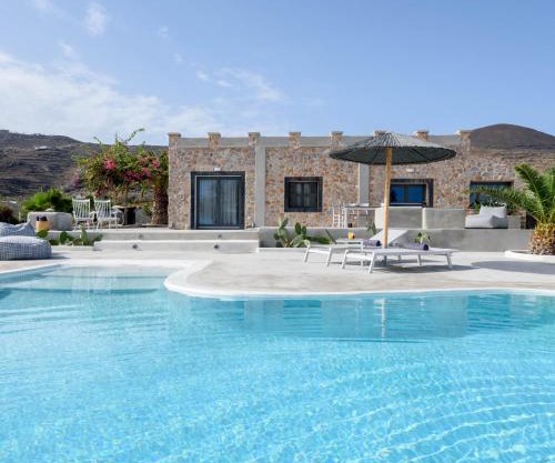 Villa Beltramo Santorini 2 bedroom private pool villa