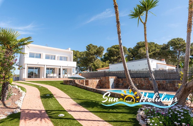 Villa Bianka R211 with Private Pool, tenis court and Sea Viewsn