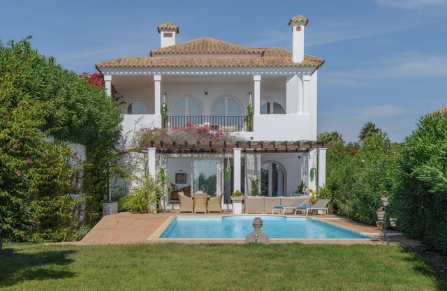 Villa 'Buganvilla' with Mountain Views, Wi-Fi and Air Conditioning