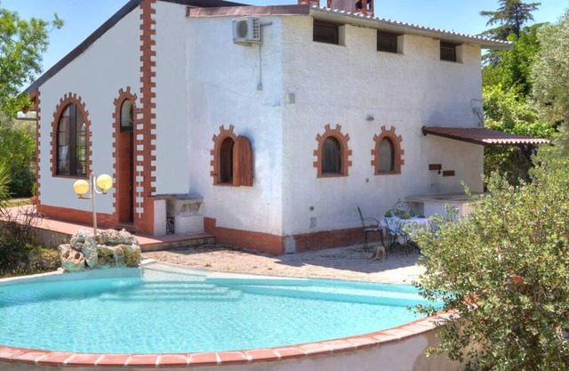 Villa Cala - Two Bedroom Villa, Sleeps 4