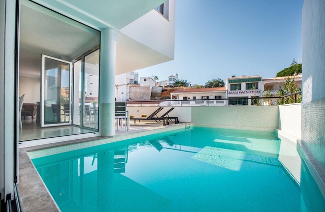 Villa Camilla, Olhos de Agua