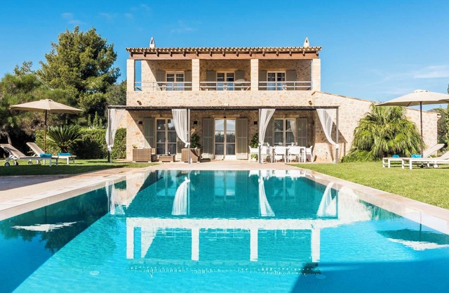 Villa "Can Bossa" with Mountain View, Wi-Fi, Pool, Garden & Terrace