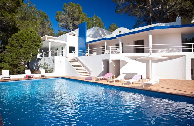 Villa Can Hermanos with free Wifi, private pool and sea views