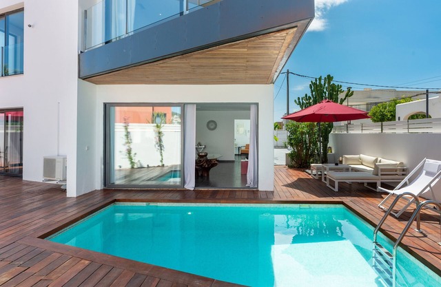 Villa "Can Olivera" close to the Sea with Private Pool & Wi-Fi