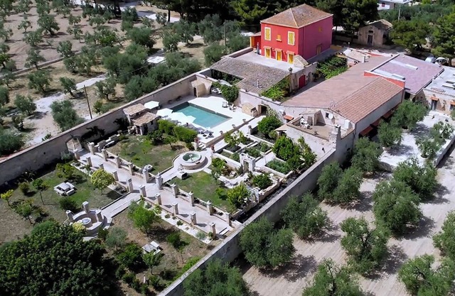 Villa Cappelli, Enjoy an amazing stay in a beautifully restored villa on historic Via Appia.