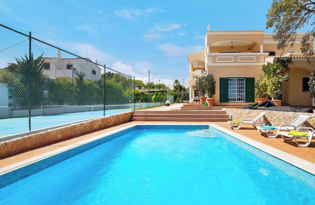 Villa 'Casa Do Sobreiro' with Sea View, Wi-Fi and Air Conditioning