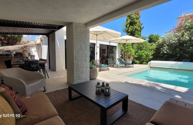 VILLA Centre ALTEA, private swimming pool, next to Club Nautique, 4 minutes walk from the beach