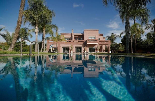 Villa Chamly en exclusivité avec piscine privée dans la Palmeraie