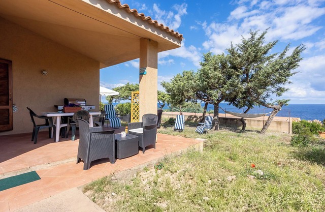 Villa 'Chiara' with sea view, Wi-Fi and air conditioning