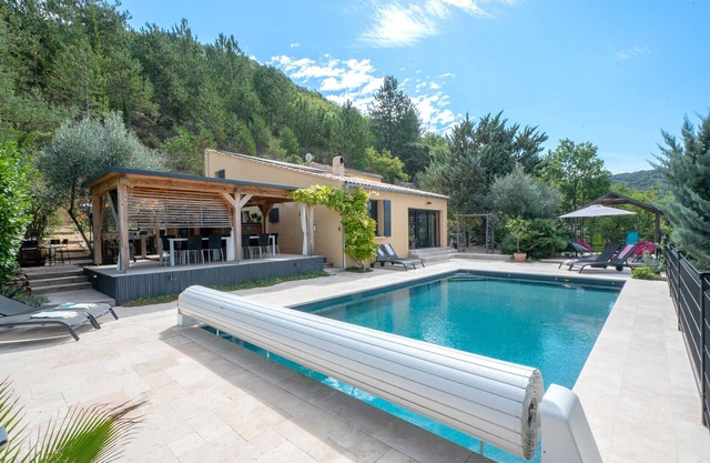 Villa Coste – Luxury villa with private heatable pool in Provence
