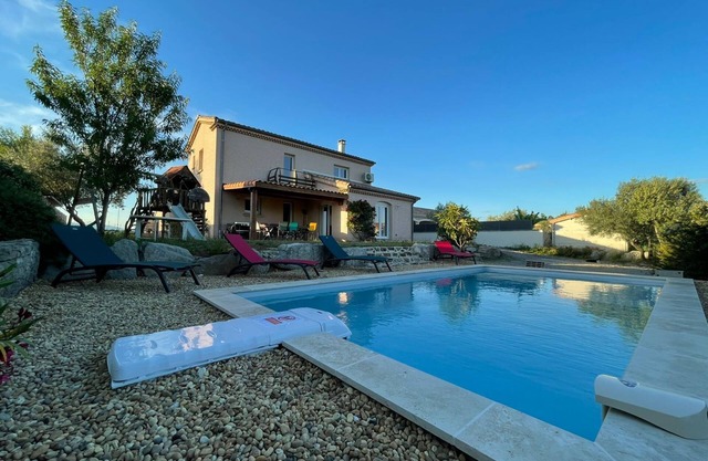 Villa de 120 m2 avec piscine privée.